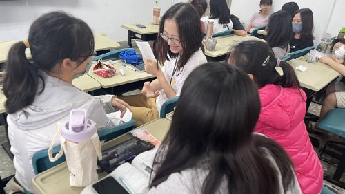 112-2【班级辅导】拥抱情绪的年轮－解构情绪與自我療癒